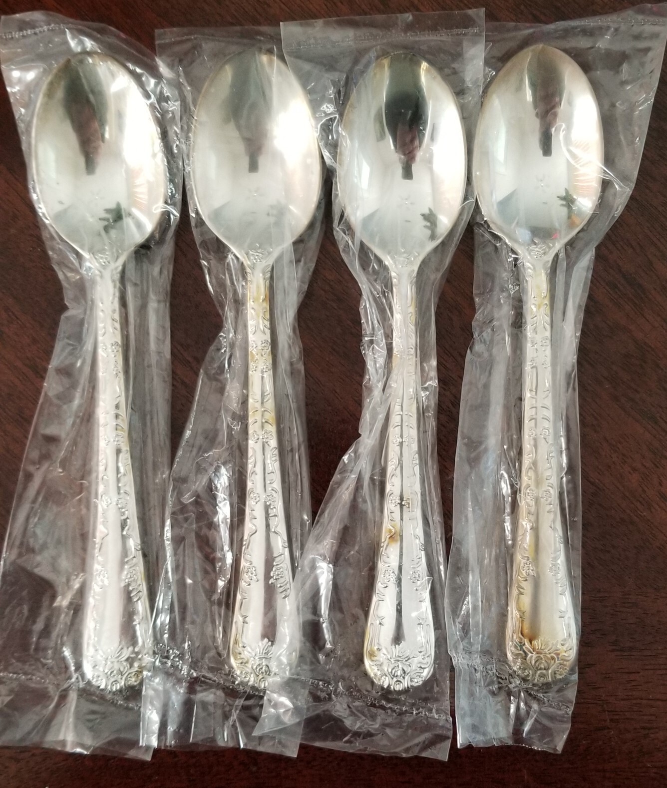 Lot of 4 Teaspoons WM. Rogers & Son Enchanted Rose Silverplate Flatware NIP