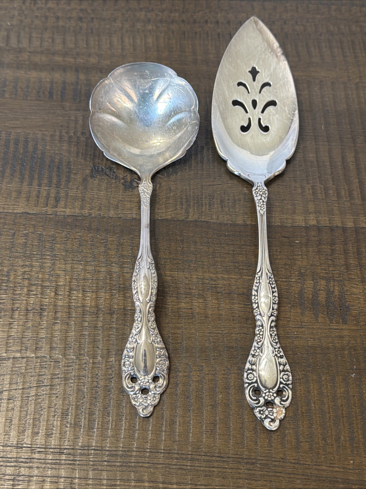 2 pc set Oneida 1881 Rogers VICTORIAN CLASSIC Silverplate flatware pie server