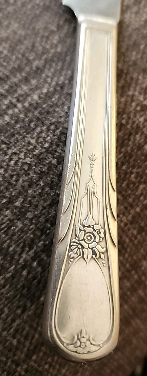 Newport Pattern 9 1/8″ Dinner Knife – (Silverplate, Year 1946) by Sears Roebuck