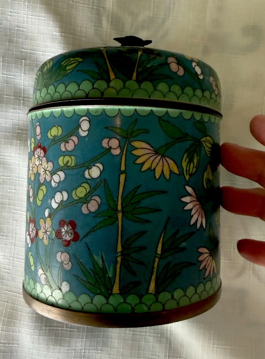 1920’S ANTIQUE CHINESE CLOISONNE TEA OR CIGARETTE Container w/Lid, Foo Dog.