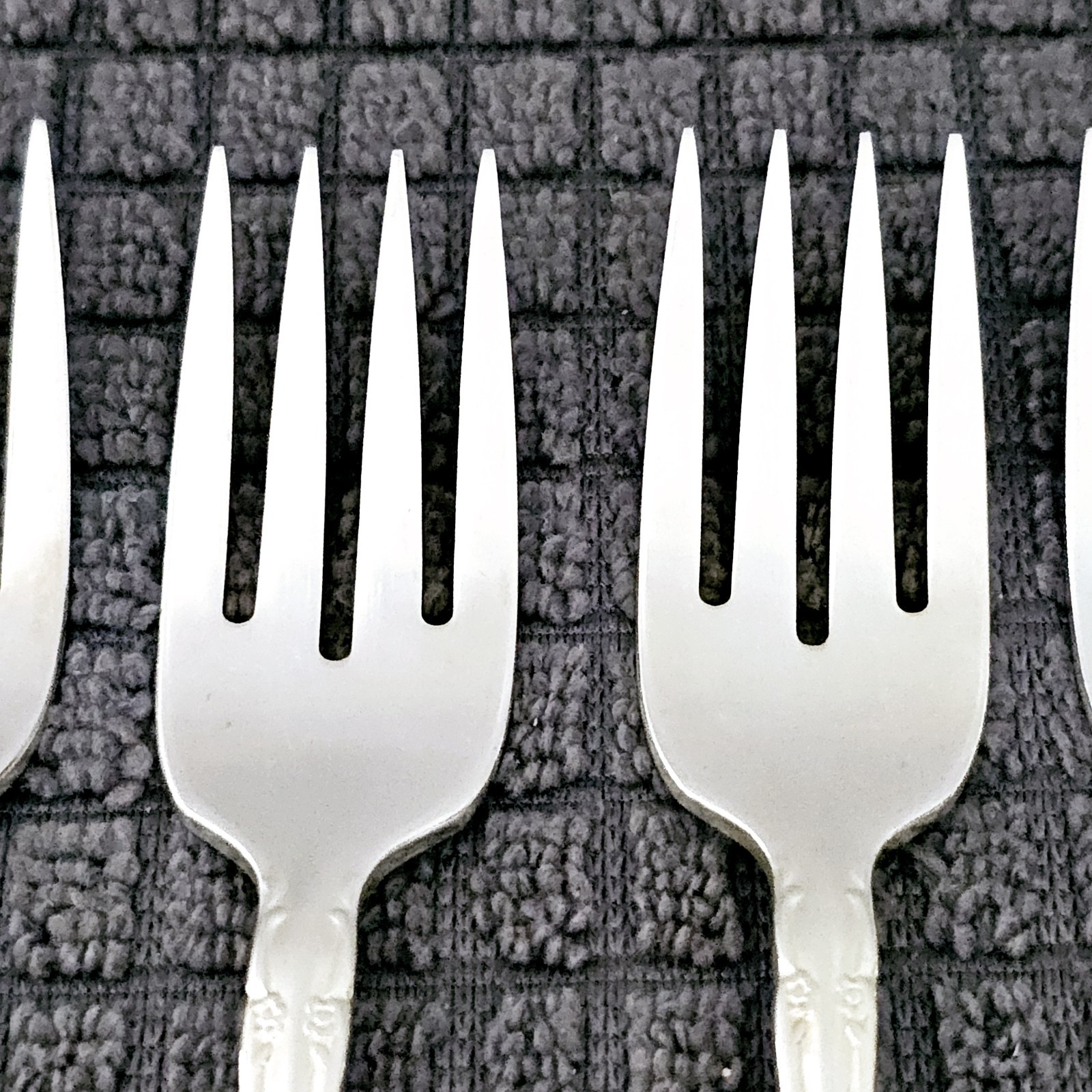 Oneida Community Affection Silverplate Salad Forks 6 3/4″ Set of 6