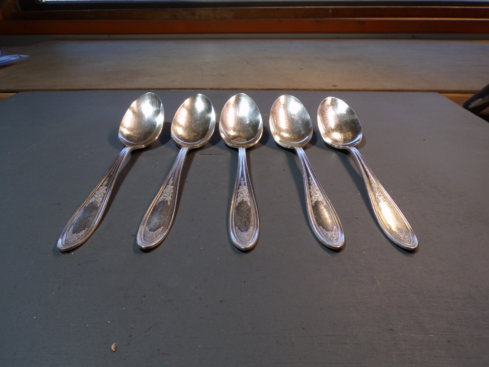 Lot 5 used Oneida Com. silverplate teaspoons, flatware; 1932 Friendship-Medality