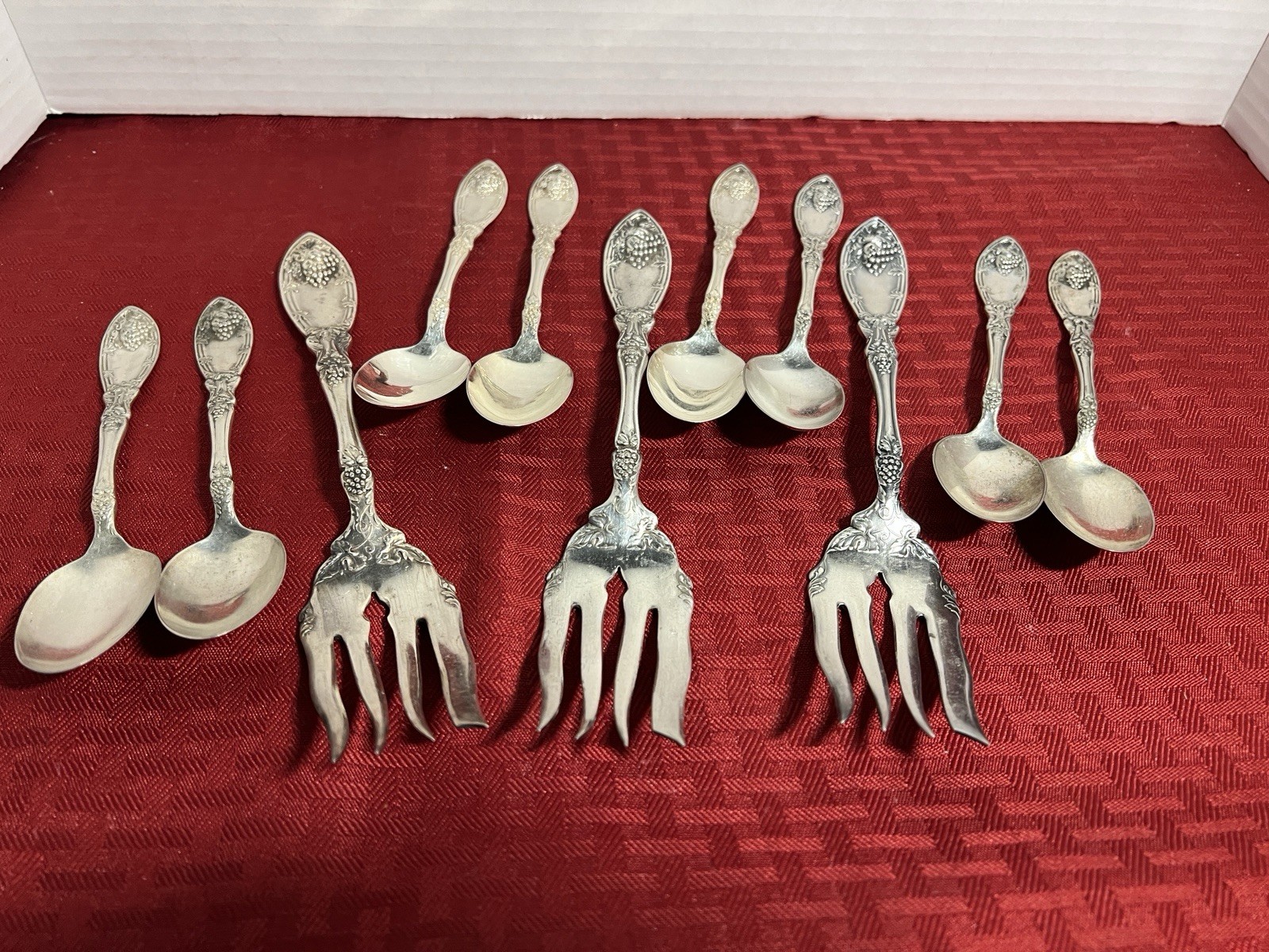 1881 ROGERS*LAVIGNE GRAPE PATTERN*SPOONS & FORKS*1908