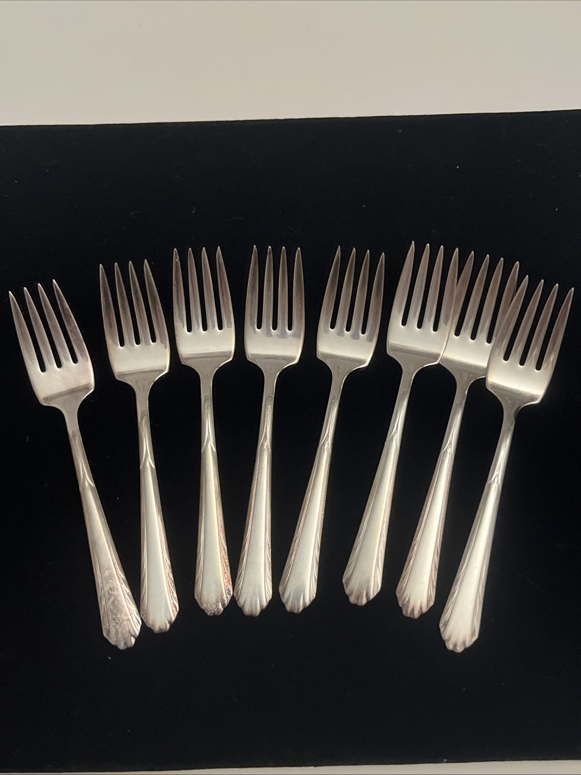 VTG NTS16 (Silverplate) by National Silver Co 68 Pieces Flatware. Certificate