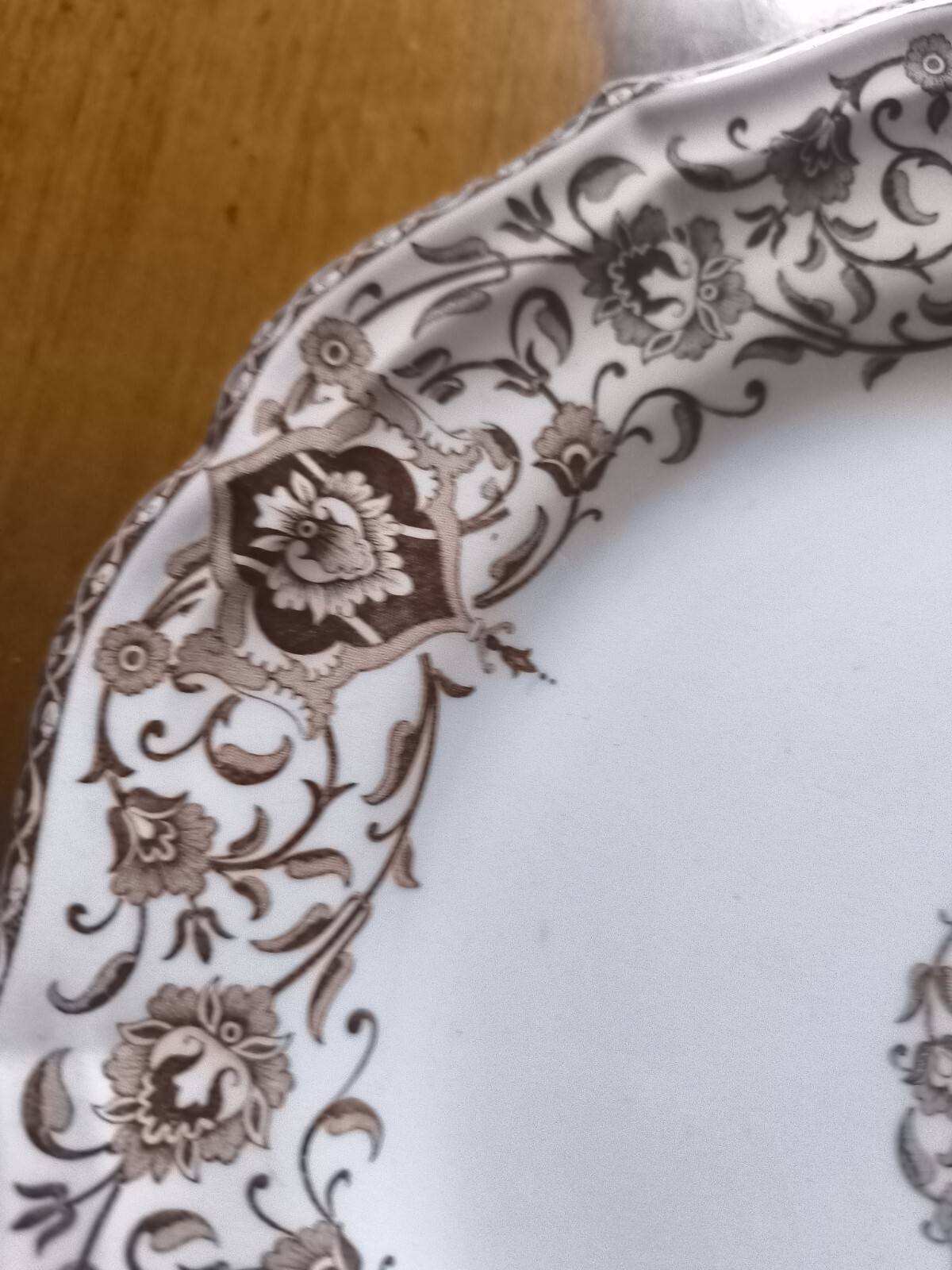 Gien Round Serving Plate Brown Decor With Lambrequins And Floral Scrolls