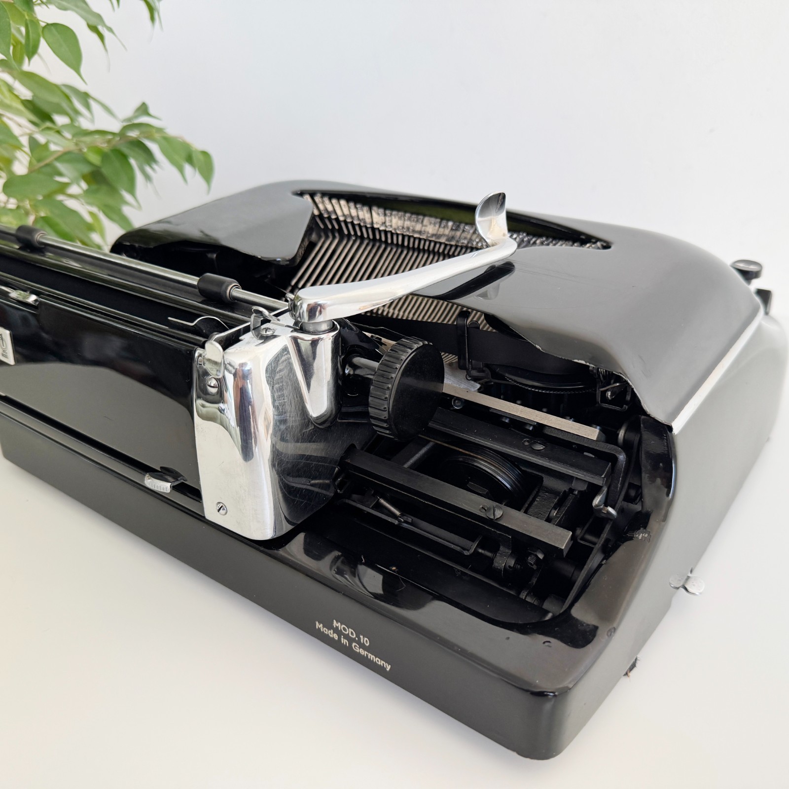 partly working read description ERIKA 10 Typewriter | 1950s |UPS 3Day to US/CAN