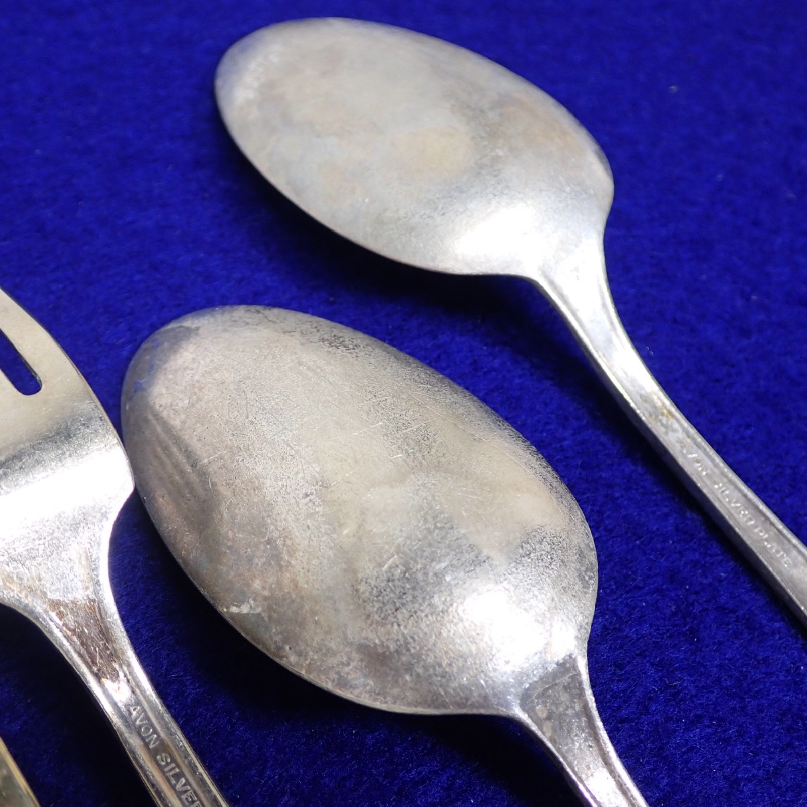 35 Pc AVON 1940 Silverplate Flatware Set Spoons Forks Knives S12