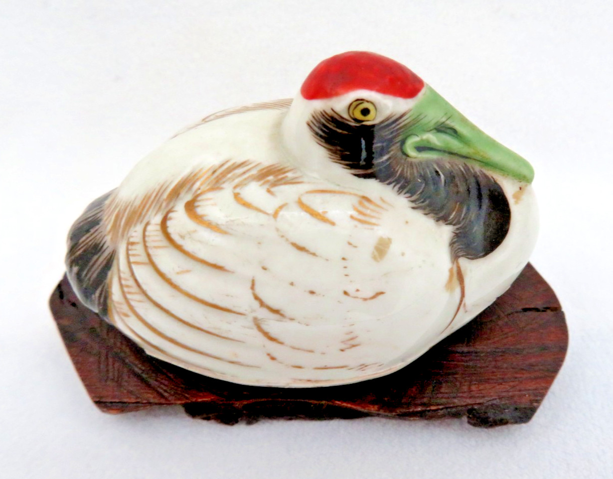 Antique Japanese Porcelain Crane Kogo Incense Box on Stand ~ Buddhist Altar