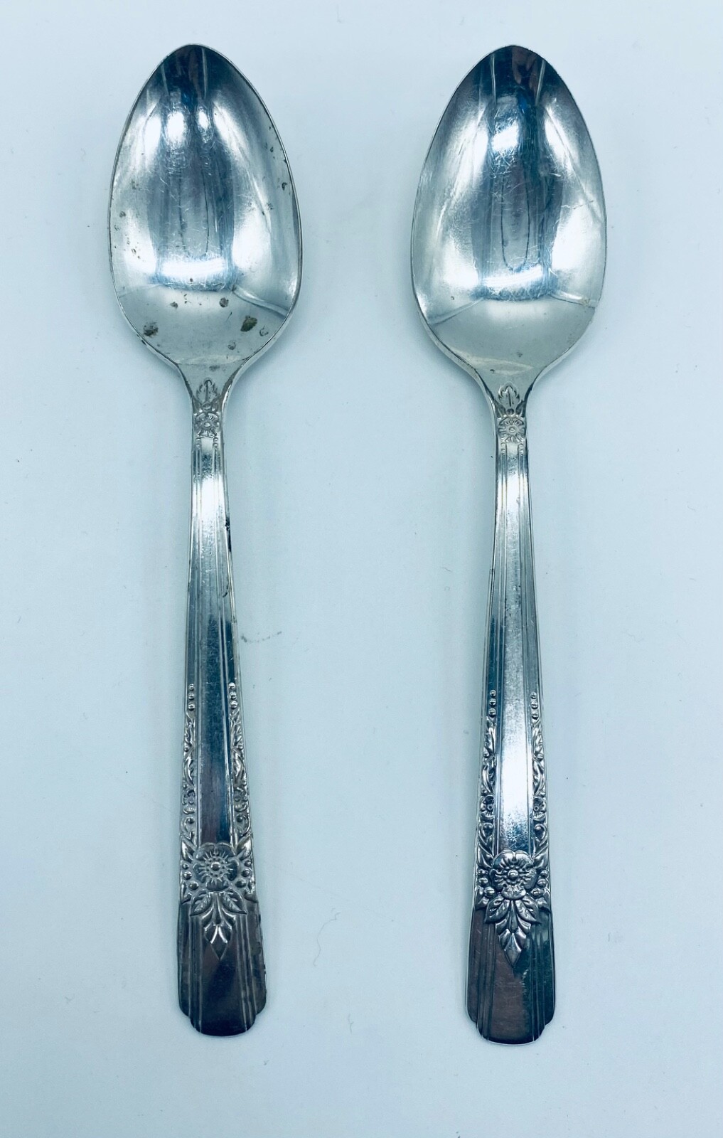 5 Teaspoon La Rose Silverplate, 1938 by Oneida Silver (Vernon) 6 1/8″