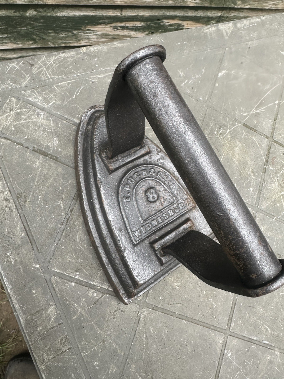 Antique Cast Iron Flat Iron R .Pugh & Co No.8