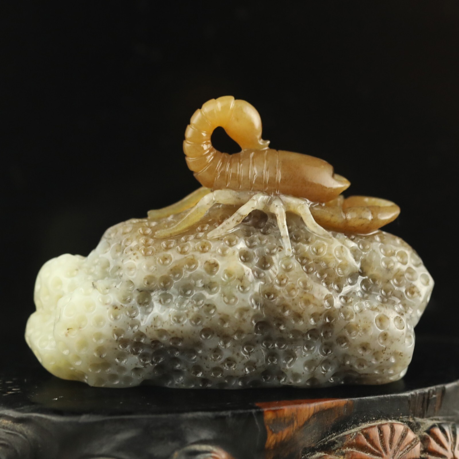 Old China natural hetian jade hand-carved statue of scorpion with certificate 45