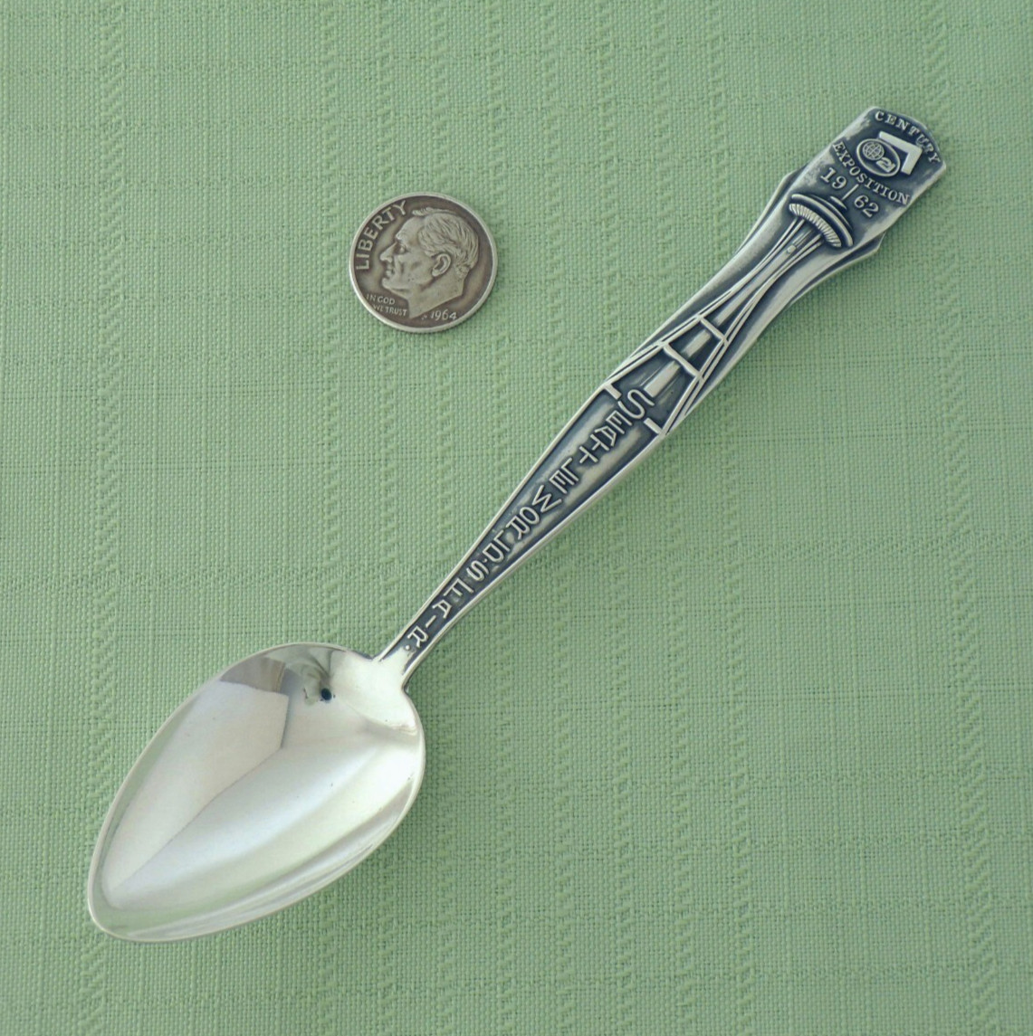 Jos MAYER Sterling Souvenir SEATTLE WORLDS FAIR Space Needle 1962 EXPO 25 Grams