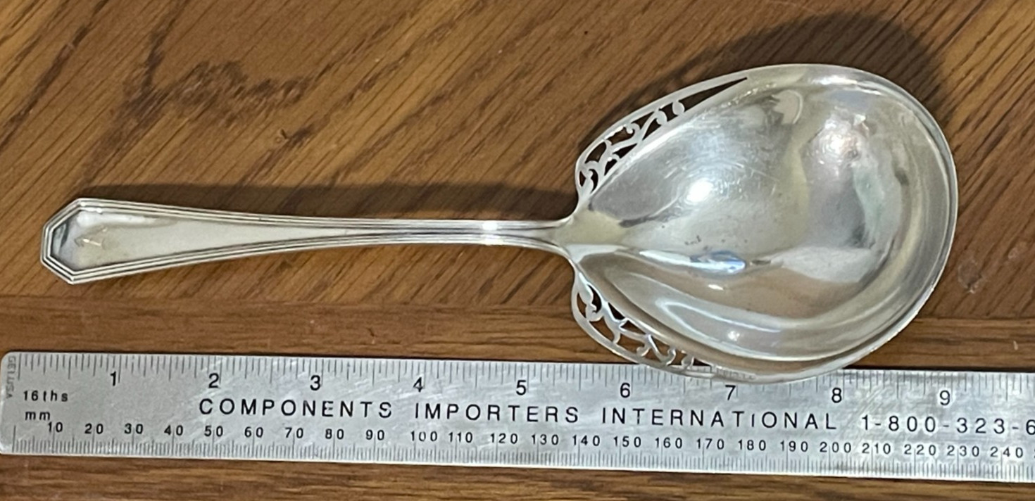 Queen Anne Plain By Dominick and Haff Sterling Silver Berry Spoon 92 g