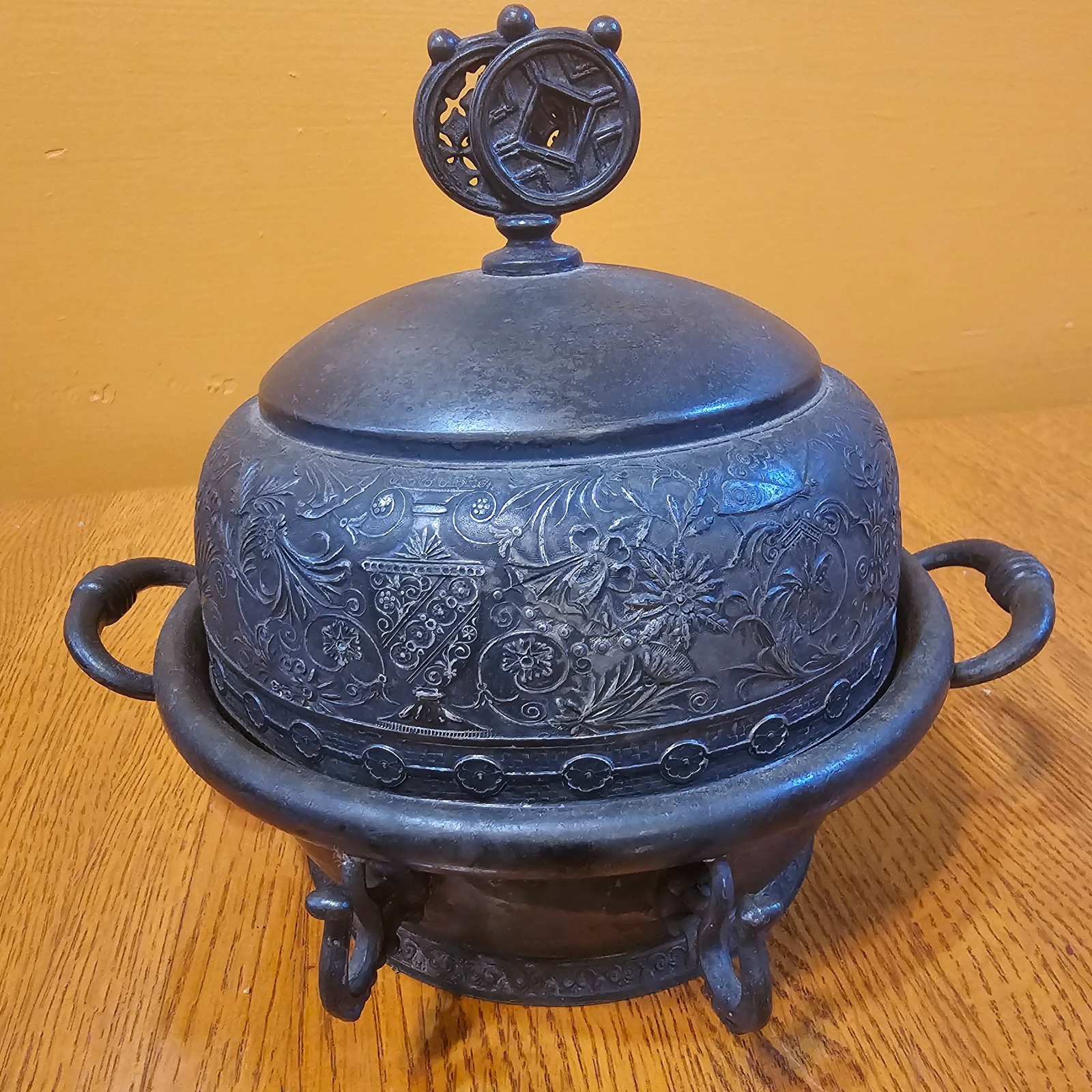 Antique ROCKFORD SILVER CO. ~ Quadruple Plate 1652 Dome Master Butter Dish