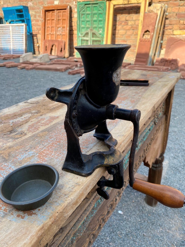Antique Old Spong & Co. Ltd. – Antique Hand Coffee grinder, Douwe egberts – Iron