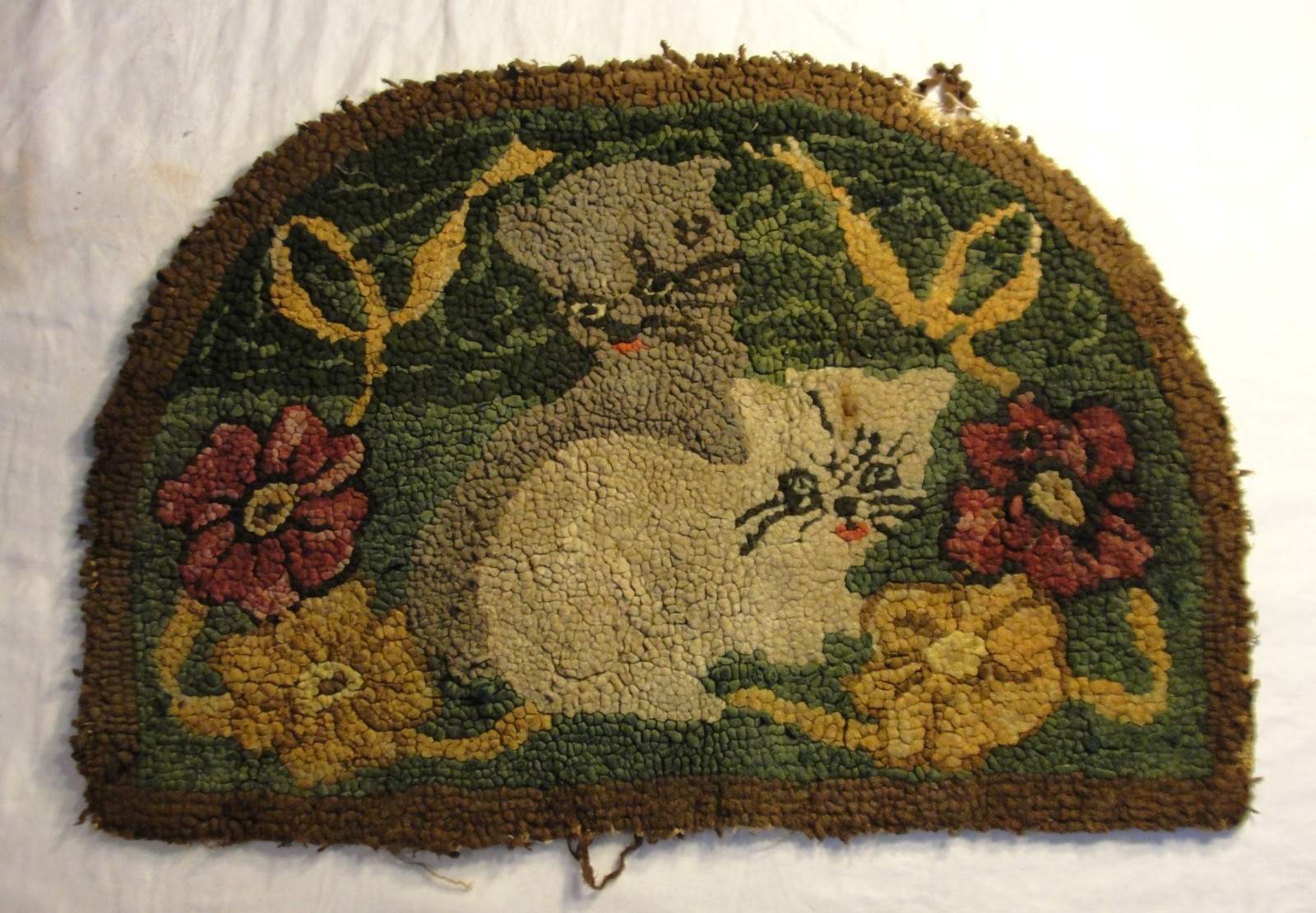 Wonderful Antique Primitive Rug 2 Cats & Floral Motif 15″ X 22″ Old