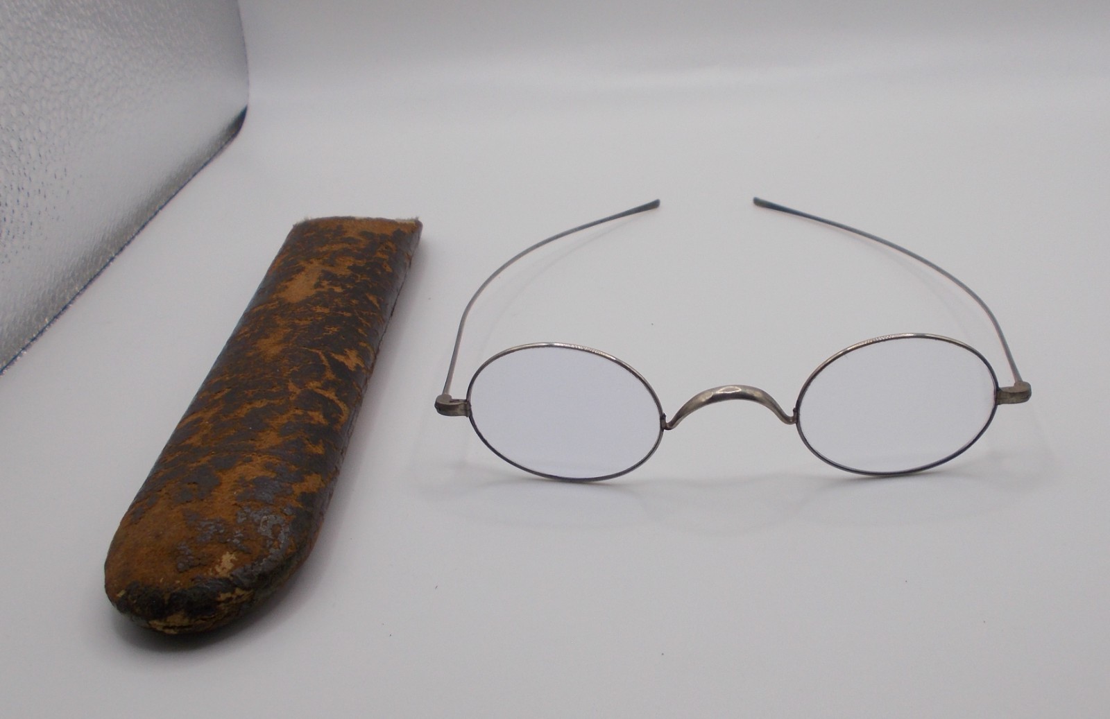 Antique 1870s M.R. & Co Victorian Eyeglasses Clear Reading Lenses W Saddle Bridg