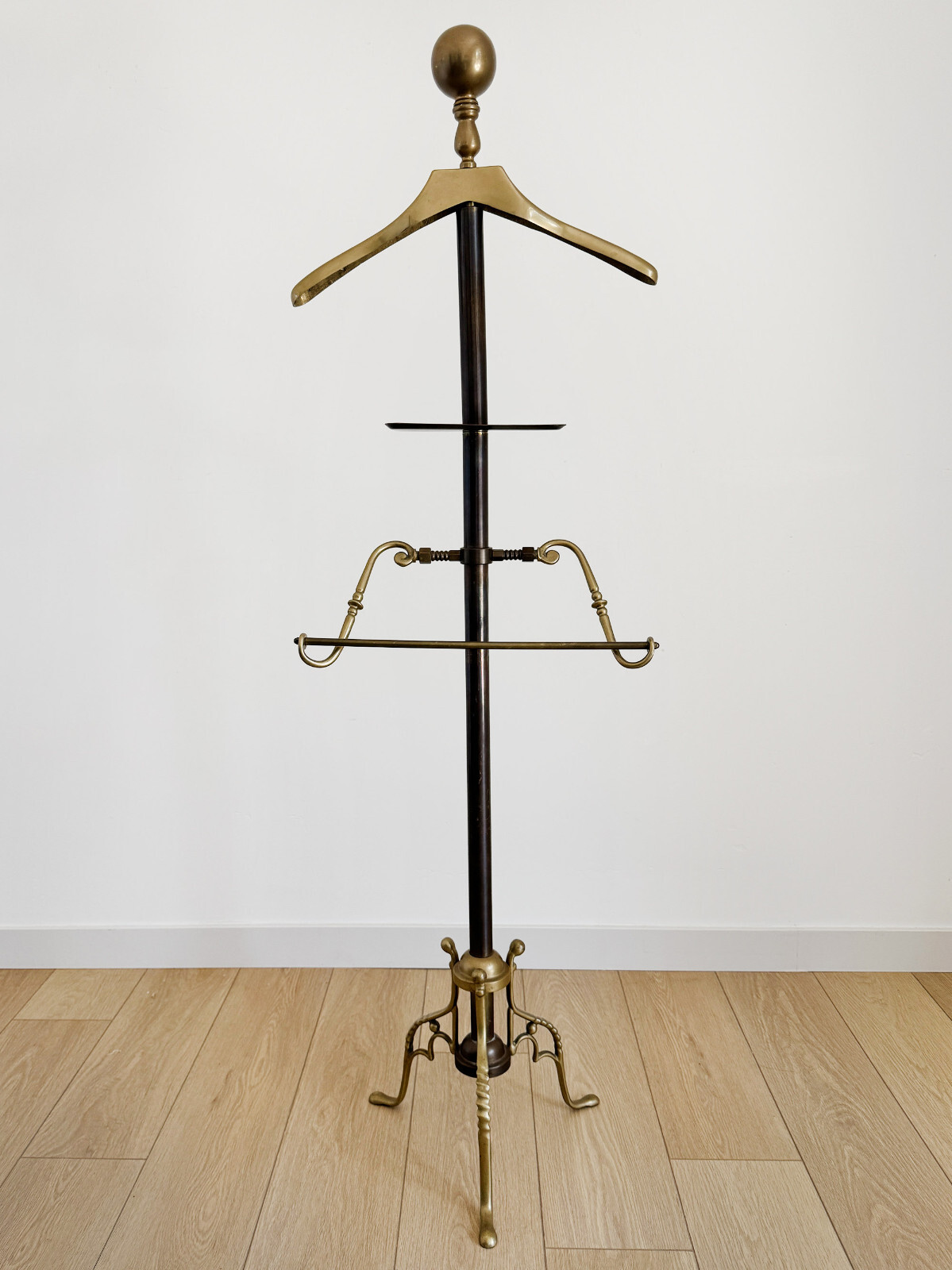 Antique Early 1950s Art Deco Floor Brass Gentleman’s Valet Stand Garment Rack