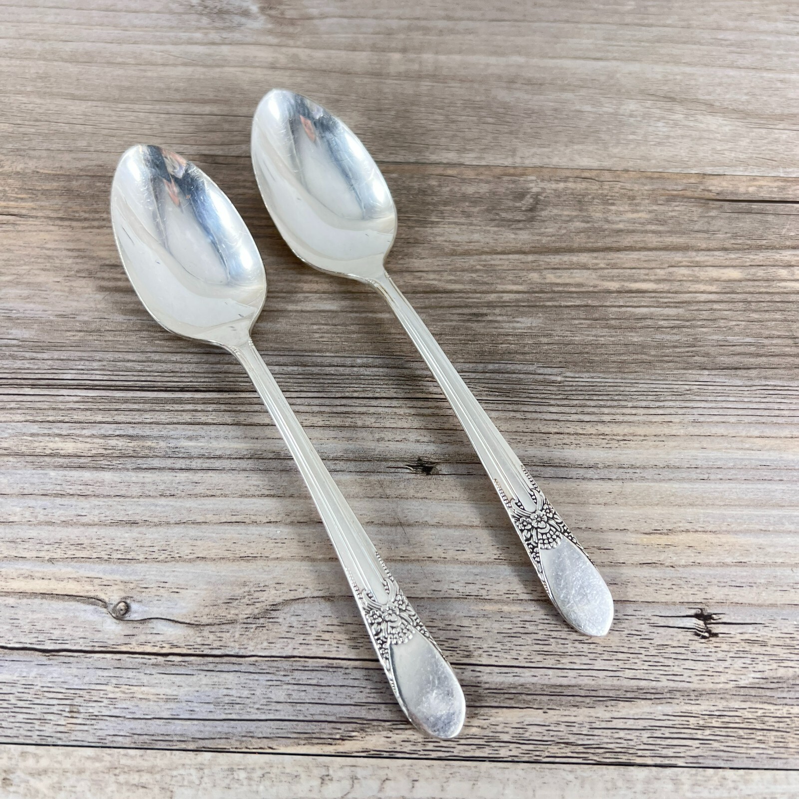Wm Rogers International BELOVED Silverplate 1940 Eagle Star – 2 Teaspoons