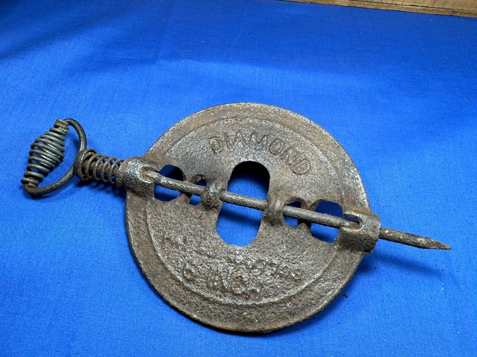 Antique ADAMS Co., Diamond 6″ Flue Damper – DUBUQUE, IOWA
