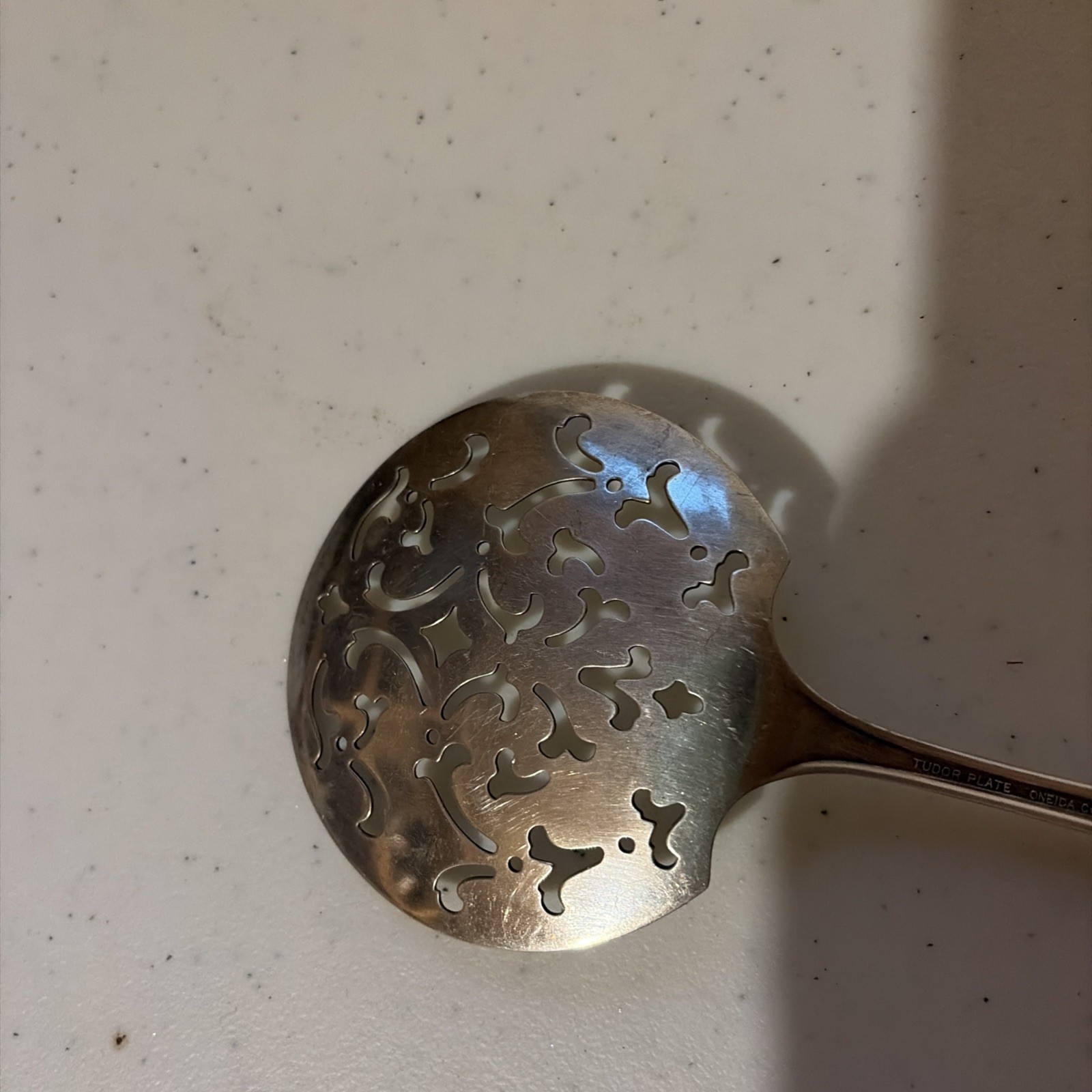 Algonquin Tudor Plate “Oneida” Community Pierced Tomato Server Serving
