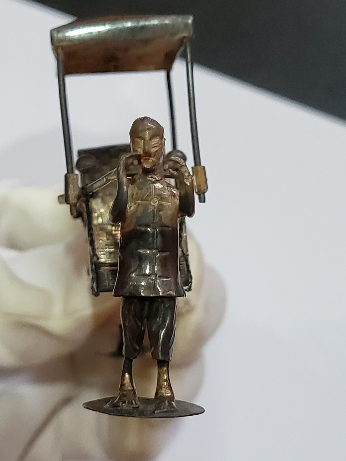 👍 CHINA MINIATURE SOLID SILVER PORTERS CARRYING SEDAN CHAIR WITH HALLMARK 纯银