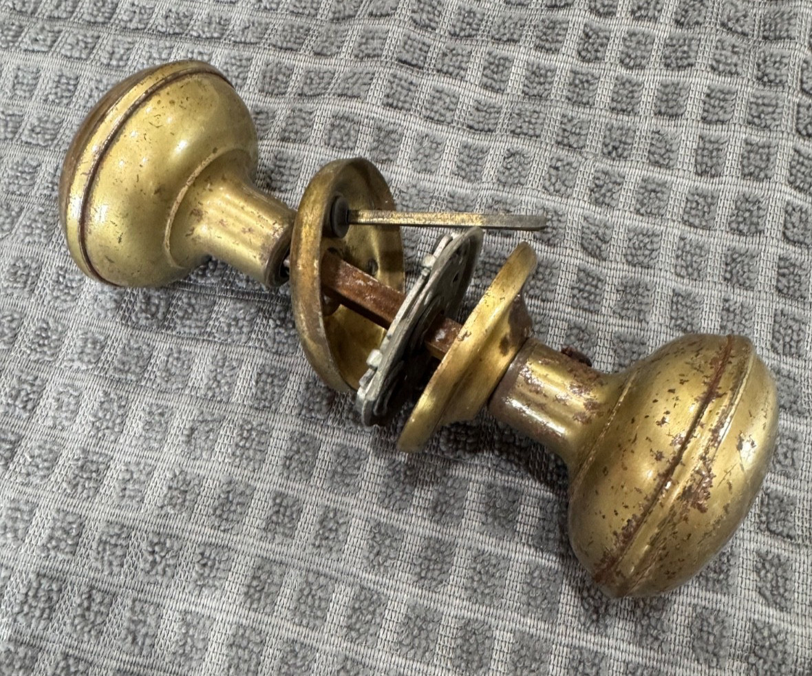 Vintage Metal Door Knob Set Antique/Old – NOT BRASS – RUST