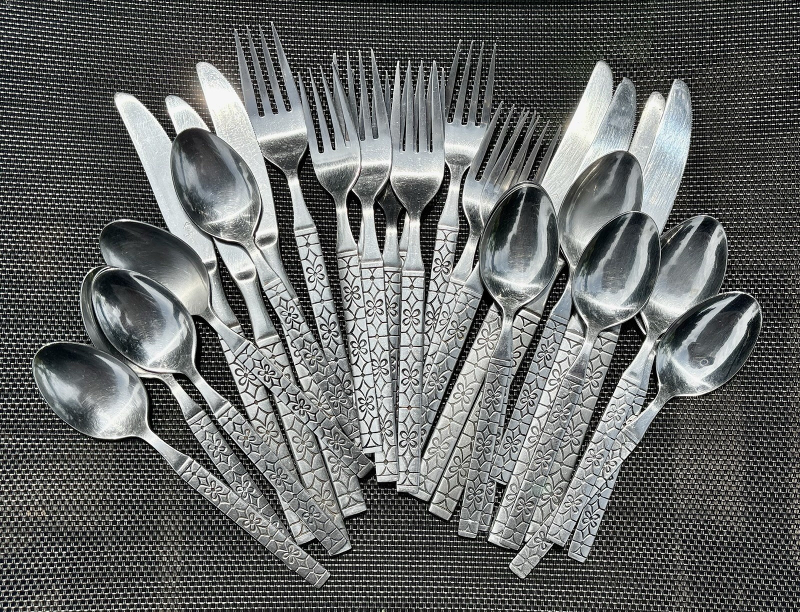 29 Piece MCM 1940’s Oneida Northland Impulse Flatware Set