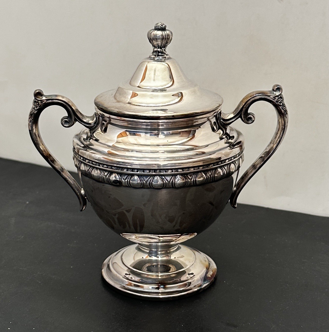 #2078–Vintage ROGERS & BRO 1703 Ornate Silver Plate Sugar Bowl Footed