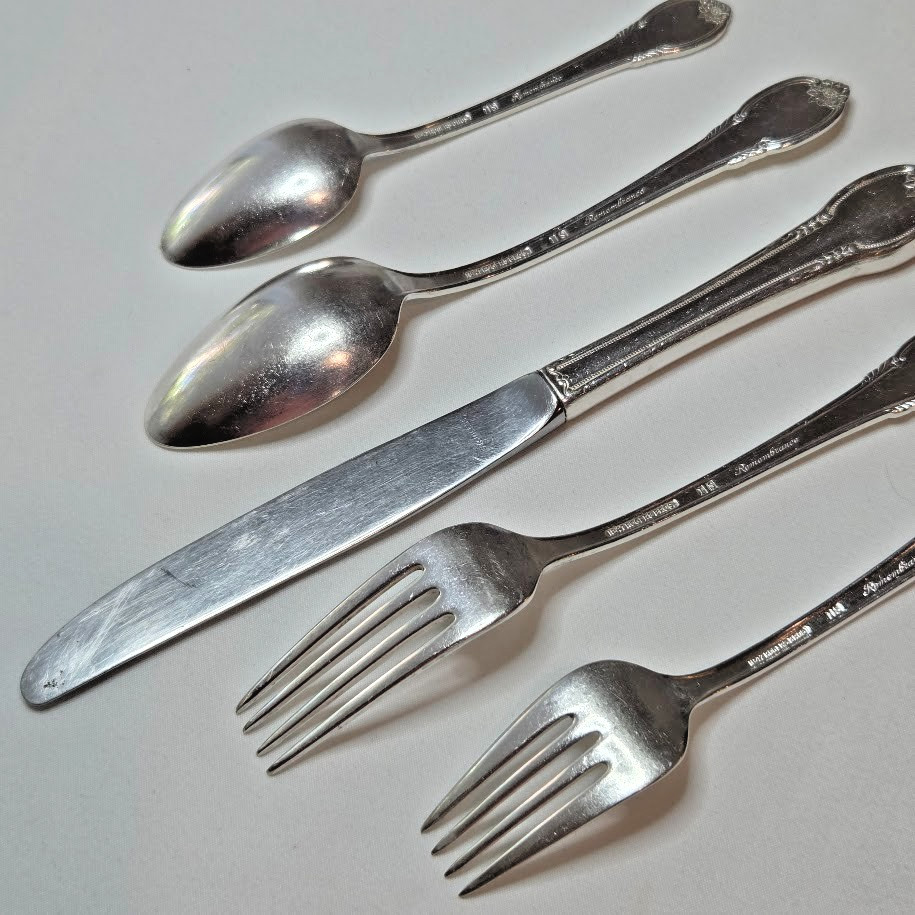 1847 Rogers Bros Remembrance 5 Piece International Silverplate Place Setting