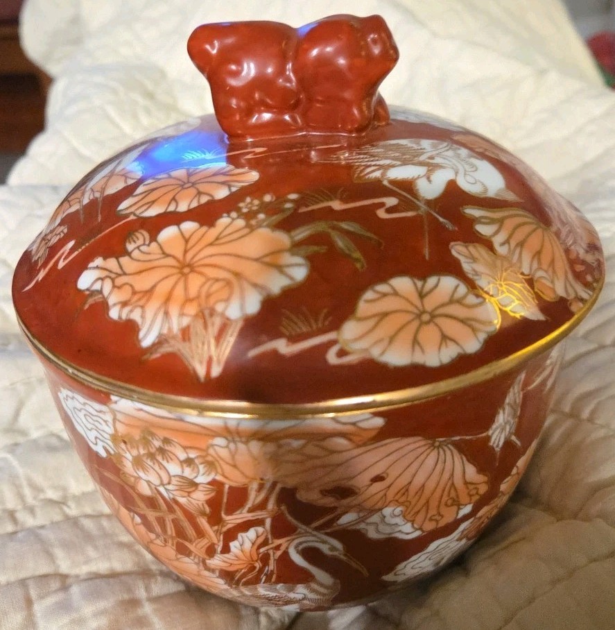 Stunning H.F.P. Chinese Porcelain Hand Painted Ginger Pot-Macau Floral 6″tall