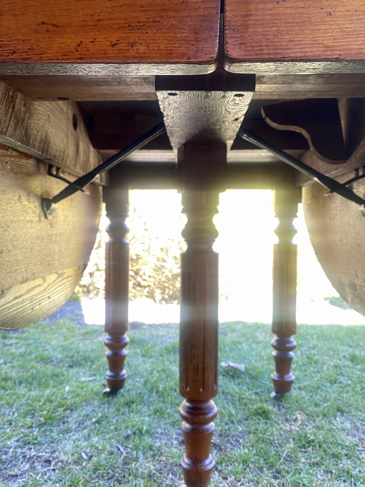 Antique drop leaf table — LOCAL PICKUP ONLY