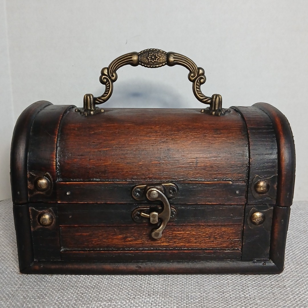 Pirate Treasure Chest Tropical Tiki Bar Beach Home Office Nautical Coastal Decor