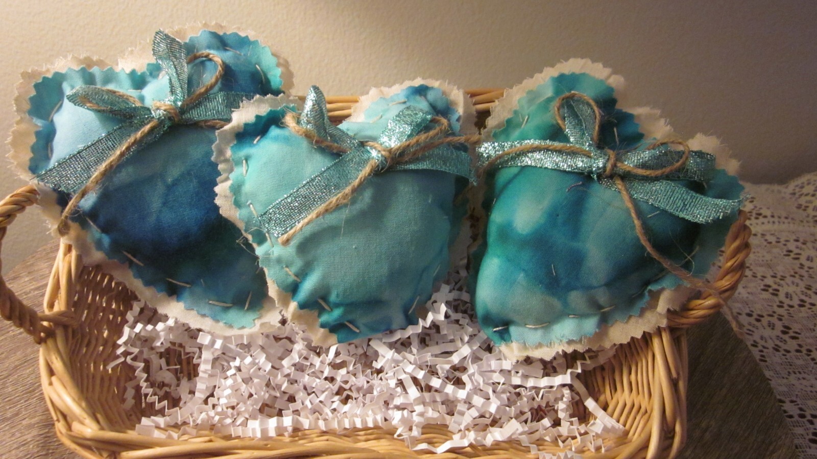 PRIMITIVE SET OF 3 TEAL TIE-DYED HEART BOWL FILLERS