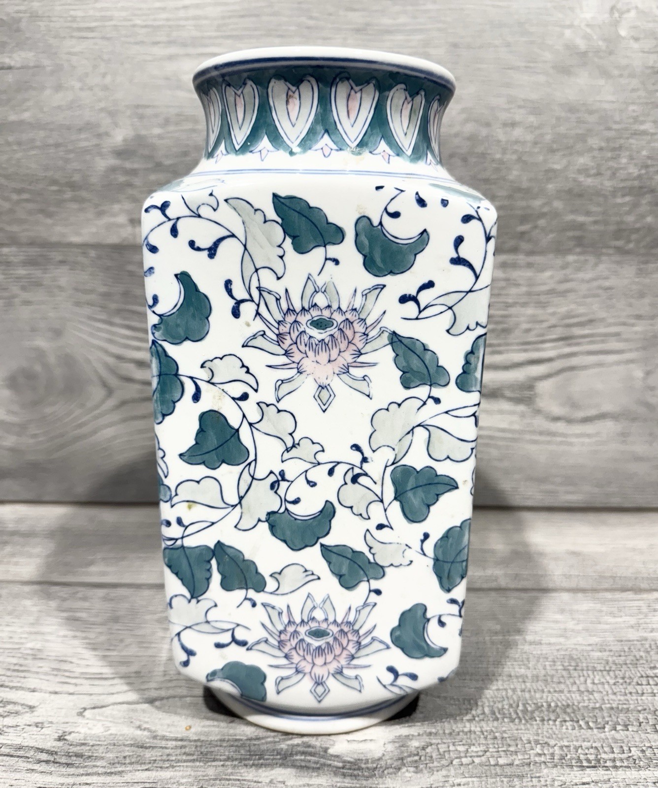 Beautiful square Chinese vase, white, blue And green Made In China