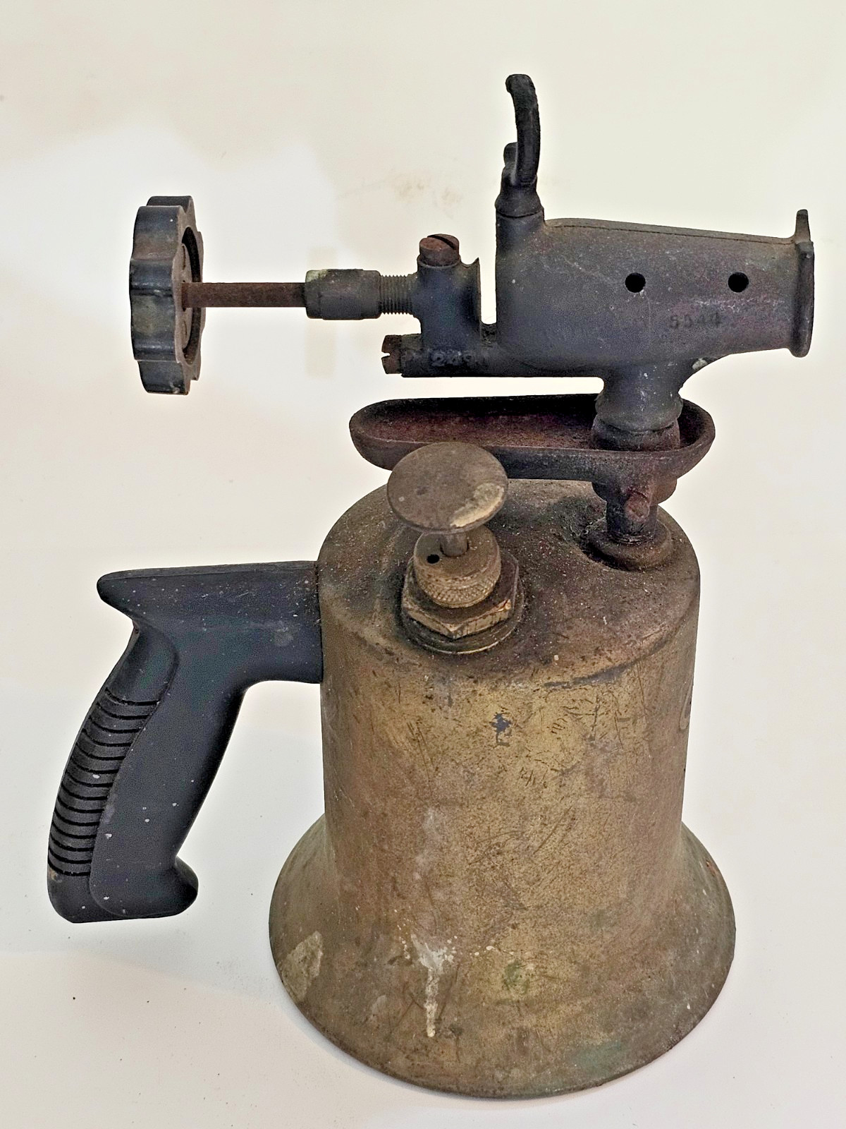 VINTAGE INDUSTRIAL DUNLAP MODEL 5544 GASOLINE BRASS & STEEL BLOW TORCH