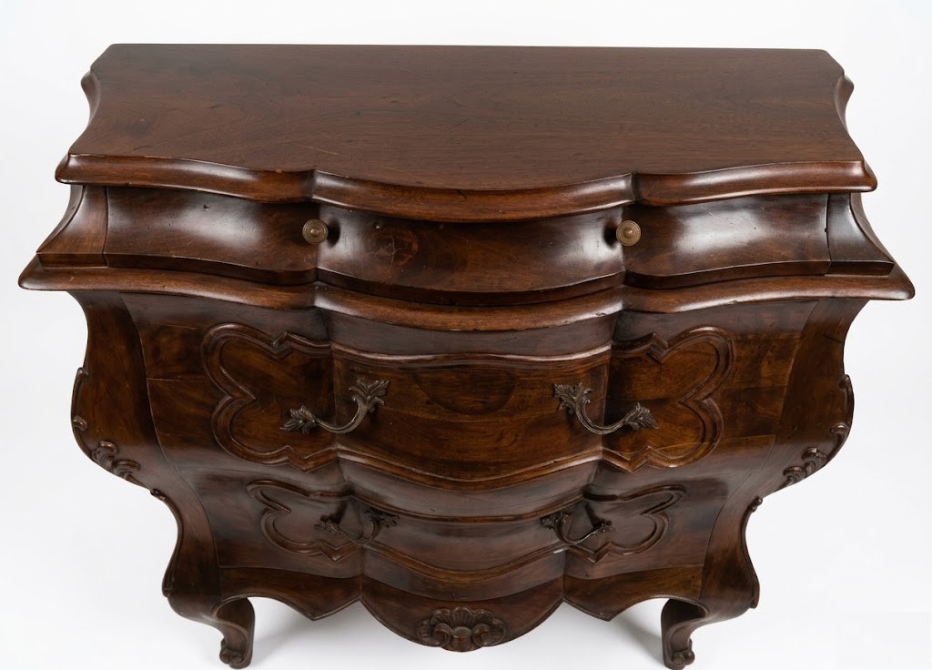 Small Vintage Italian Walnut Bombe Commode Chest Rococo Style 3 Drawer H
