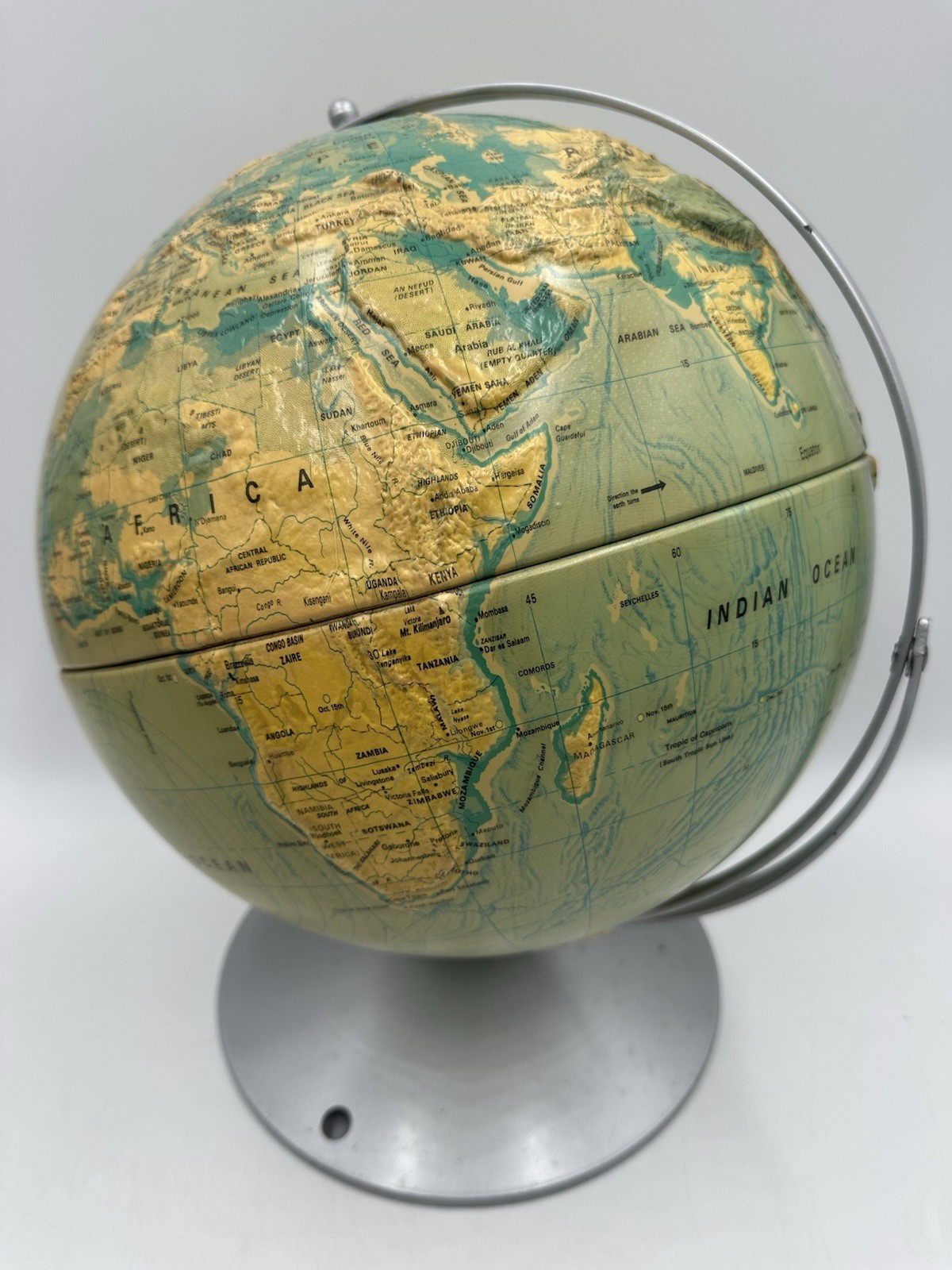 Nystrom World Globe Sculptural High Relief 16″ Tilt Axis Map 39-47 Metal Stand