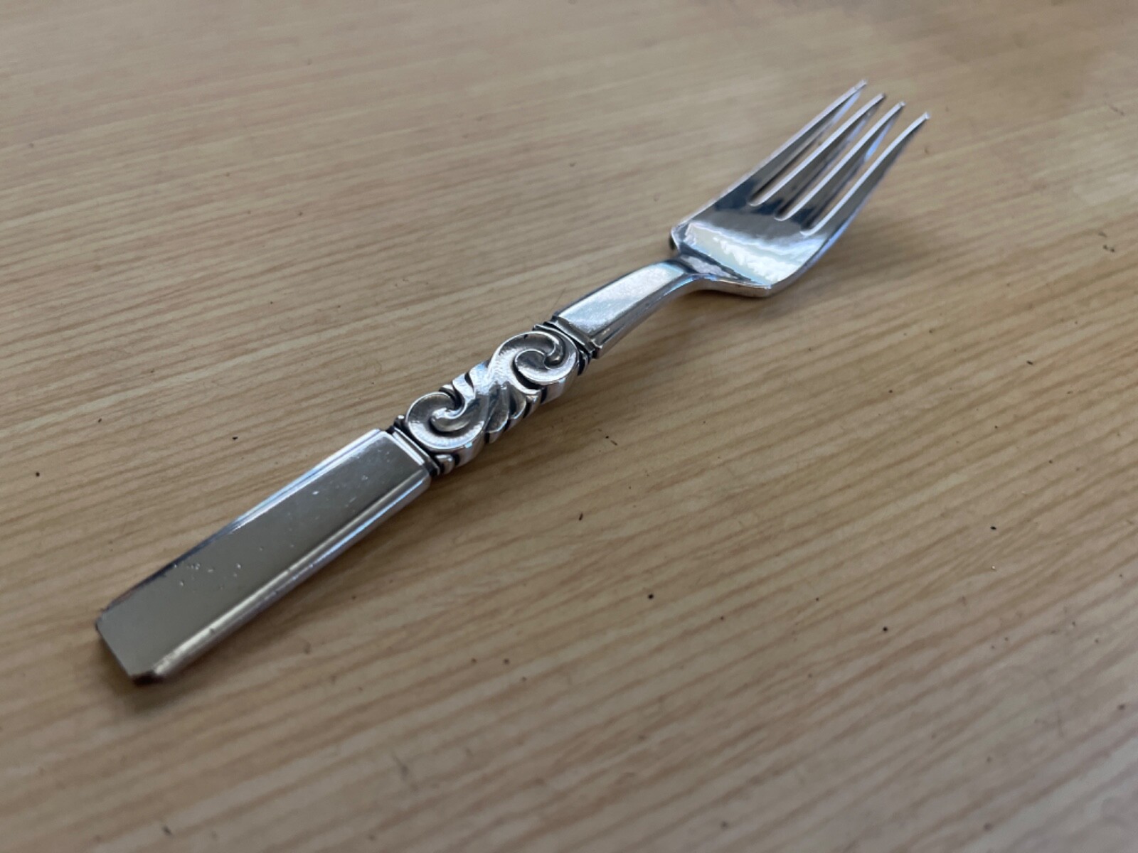Georg Jensen Scroll Solid Sterling Silver Youth Fork 5 1/2″ No Monogram