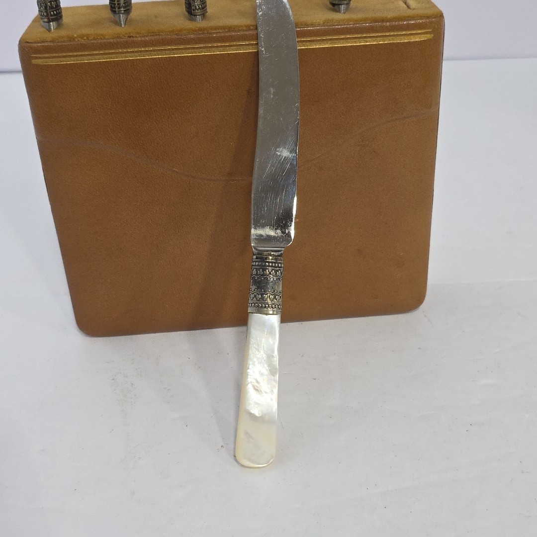 6 Genuine Mother of Pearl Handled Butter Knives Sterling Silver Band 5-7/8” Long