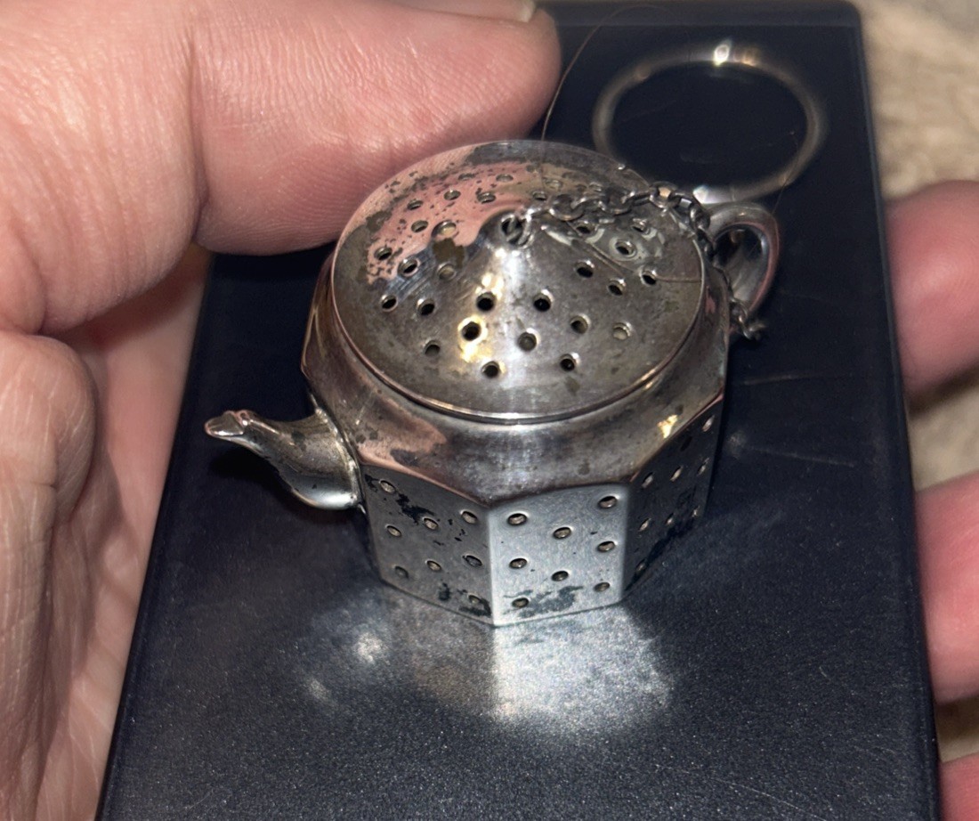 Sterling Silver Teapot Shaped Tea Infuser Amcraft Attleboro MA 20.7 Gr 5-26