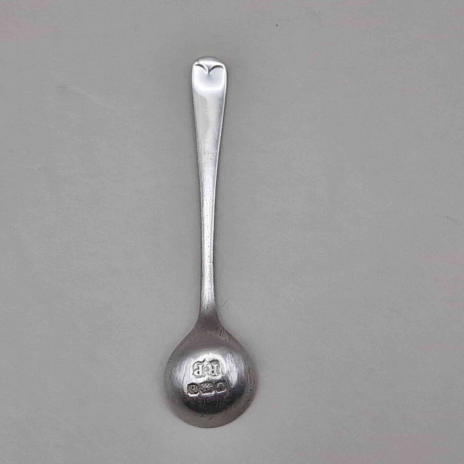 Solid Silver Salt/Mustard Spoon by Robert Pringle & Sons Sheffield 1925