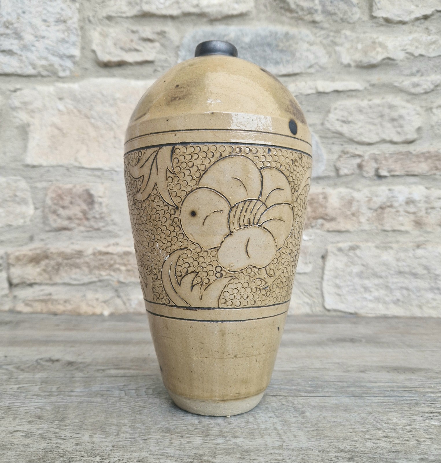 Large Chinese Cizhou Ware Meiping Style Stoneware Vase Incised Floral Design