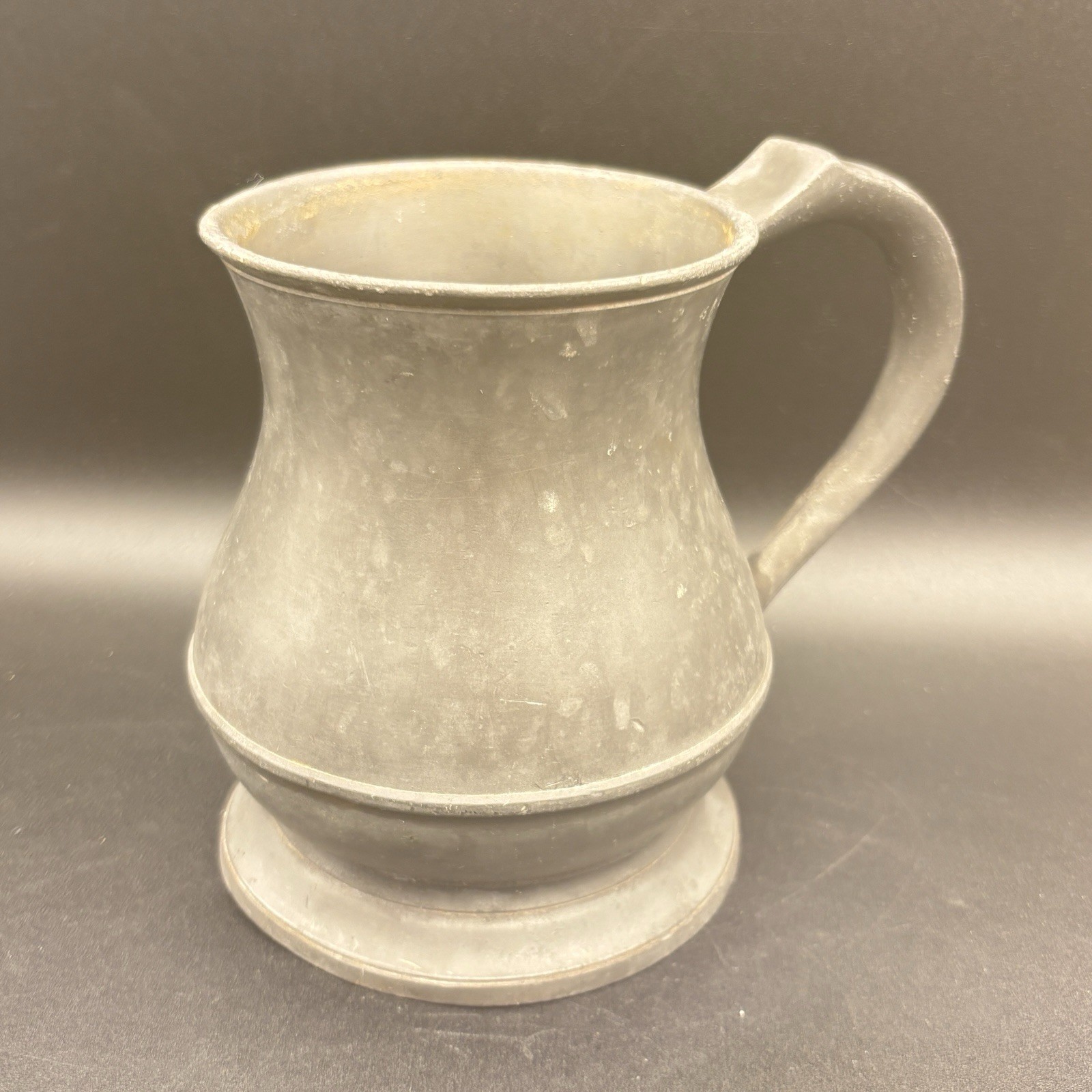 Pewter Pint Tankard GR 28 ROYAL CROWN 45 PINT MARK 5″ x 4″ 566g Old England Mug