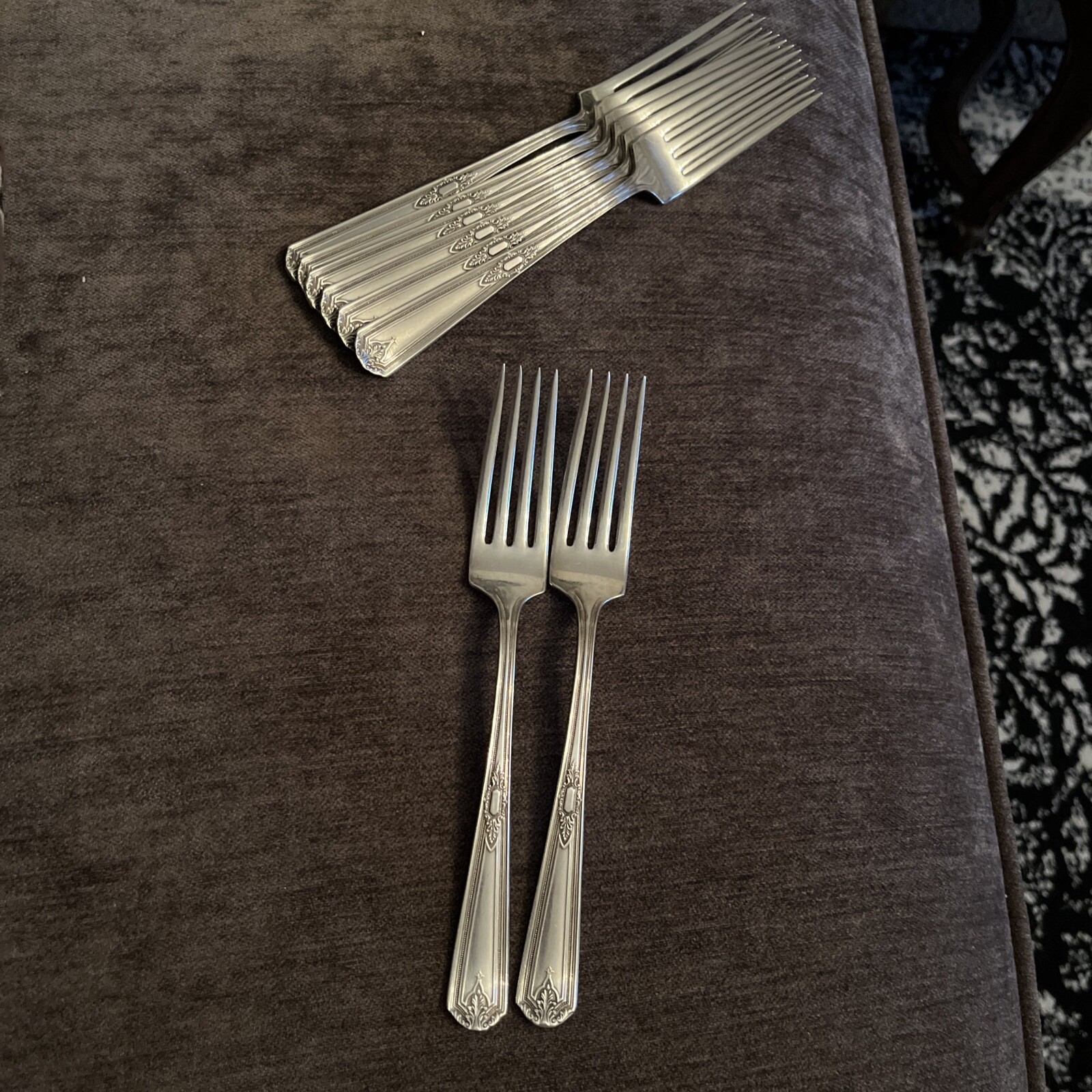 2 R&B Rogers & Bros LYRIC Pattern Silverplate Flatware 7″ DINNER FORKS 8 Ava