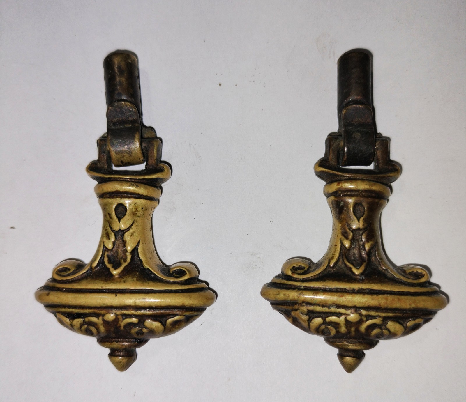 KBC Ornate Brass Drawer Pulls Drop pull Antique G407 G569 Single Mount Lot Of 4