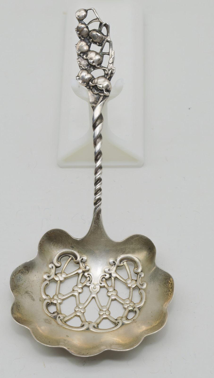 Whiting No 39 Lily of the Valley Vintage Sterling Silver Bonbon Nut Spoon 14g