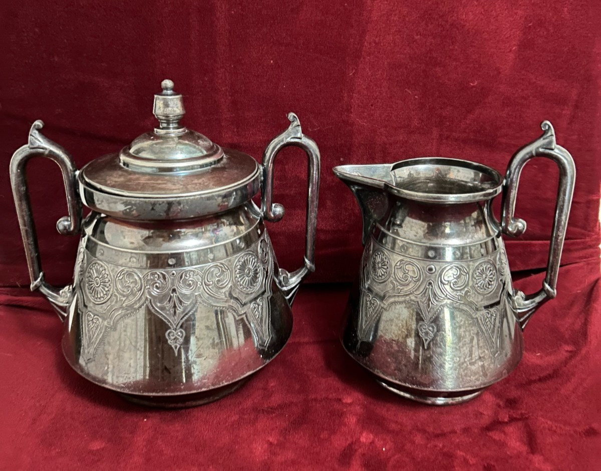 Meriden Britannia Company Silver Plate 2-Piece Set Sugar Bowl & Creamer #117