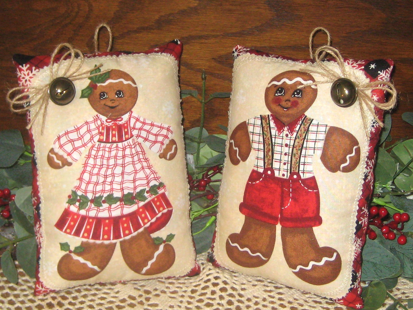 Country Christmas Decor 2 Gingerbread Shelf Sitters Bowl Fillers Wreath Accents