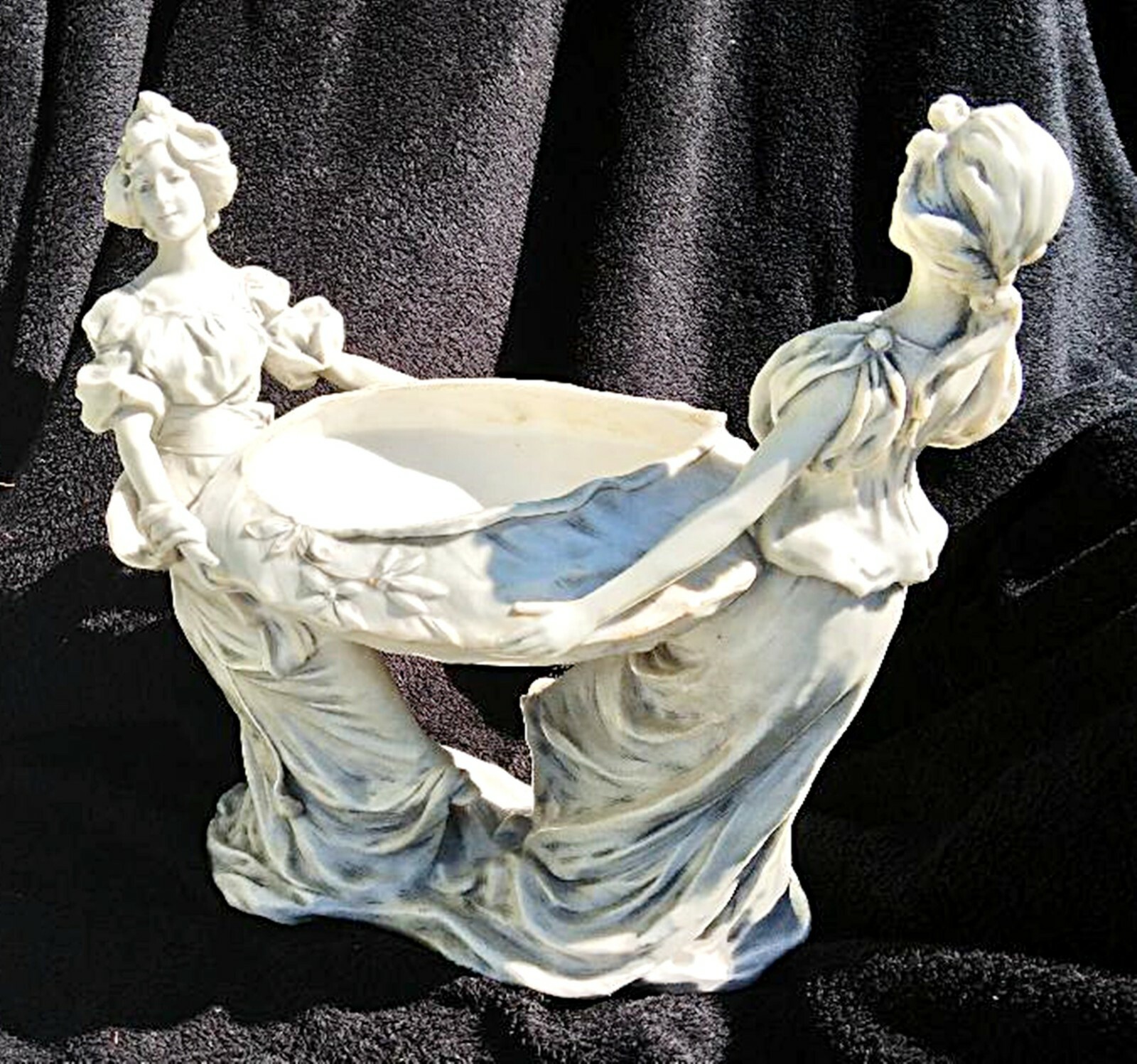 ANTIQUE ROYAL DUX PORCELAIN FIGURES – LG MASTER CENTER BOWL Women w Clam Shell